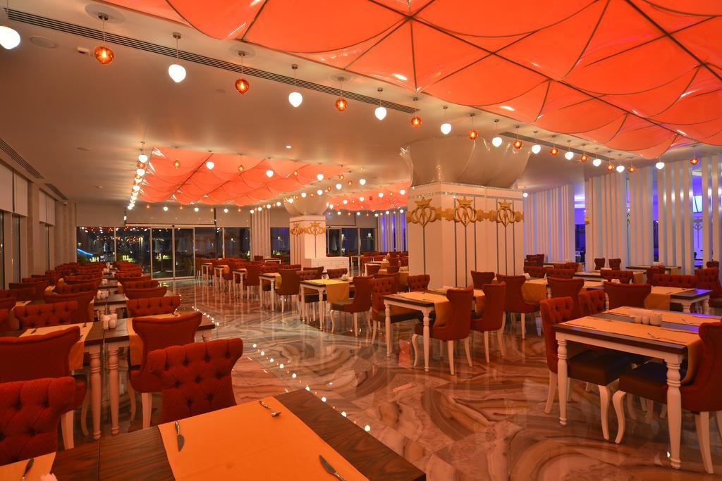 Azura Deluxe & Hotel